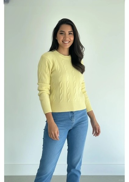 Kadın Saç Örgü Desenli Fit Bisiklet Yaka Yumuşak Triko Kazak" fırsatları