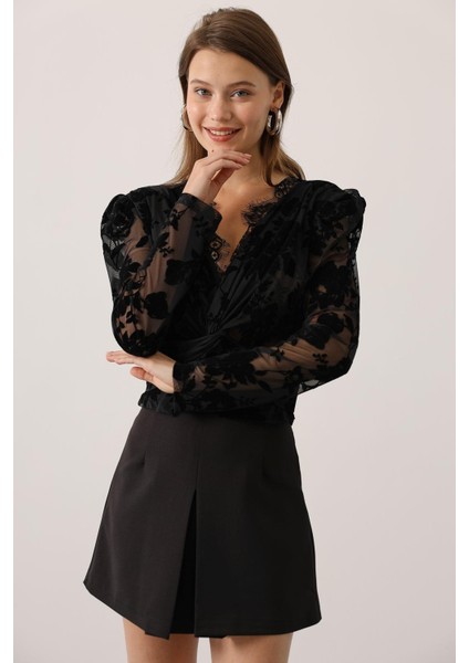 Dantel Detaylı Transparan Bluz