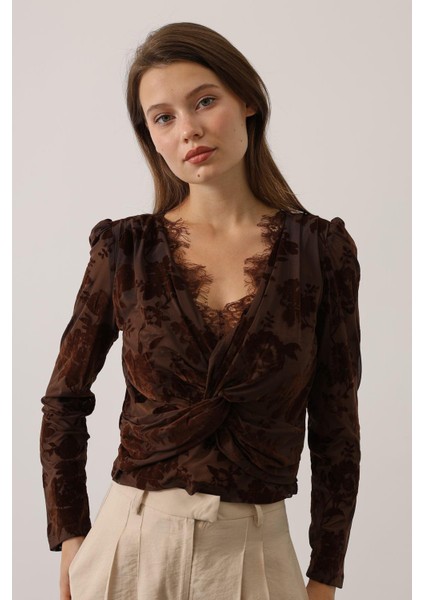 Dantel Detaylı Transparan Bluz indirimleri