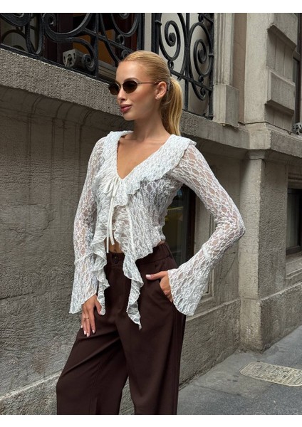 Siyah Dantel Bağlama Detaylı Bluz modelleri