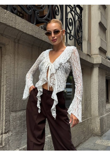 Siyah Dantel Bağlama Detaylı Bluz