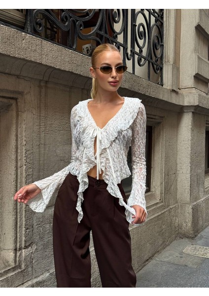 Siyah Dantel Bağlama Detaylı Bluz