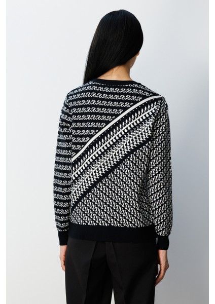 Kadın Sıfır Yaka Desenli Kazak 65300 Siyah fırsatları