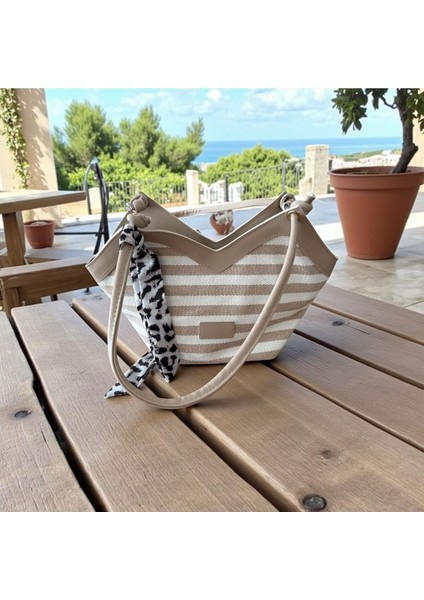 Çizgili Fularlı Kadın Hasır Kol Çanta fiyatları