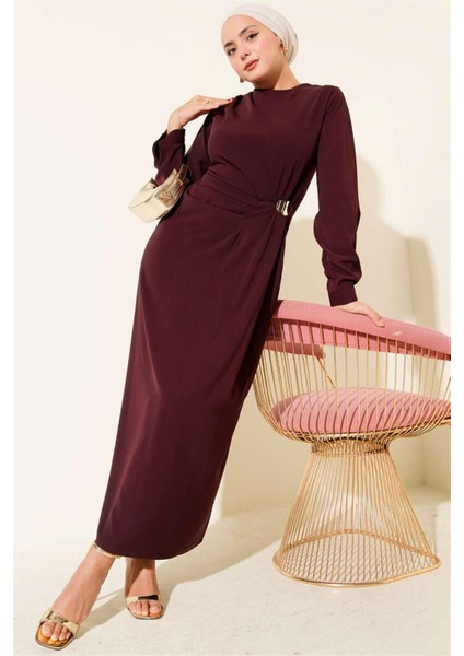 5004 Beli Kalp Tokalı Pileli Elbise