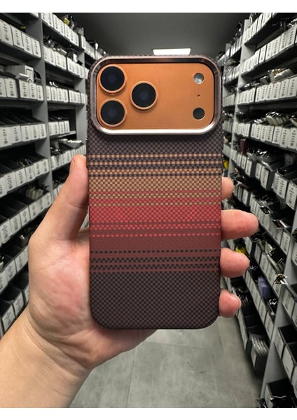 iPhone 17 Pro Max Kılıf Kevlar Magsafe Şarj Destekli Kamera Korumalı Karbon Fiber Hassas Tuşlu fiyatları