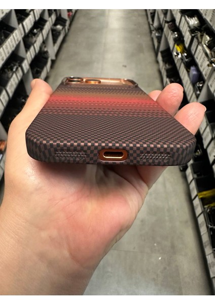 iPhone 17 Pro Max Kılıf Kevlar Magsafe Şarj Destekli Kamera Korumalı Karbon Fiber Hassas Tuşlu fırsatları