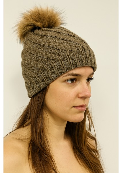 Kadın Örgü Ponponlu Bere Bej Standart