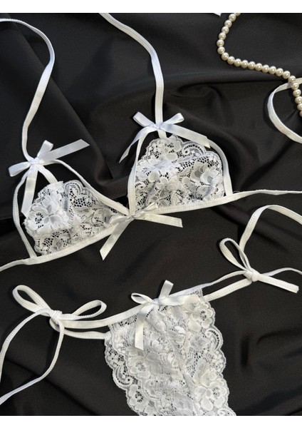 Dantelli Cut Out Kurdele Detaylı Iç Çamaşır Takımı modelleri