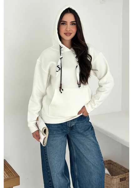 Kadın Fular Detaylı Kapüşonlu Sweatshirt – Casual Charm indirimleri