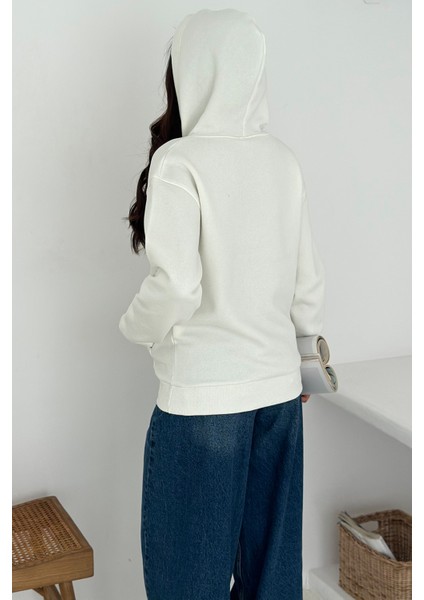 Kadın Fular Detaylı Kapüşonlu Sweatshirt – Casual Charm