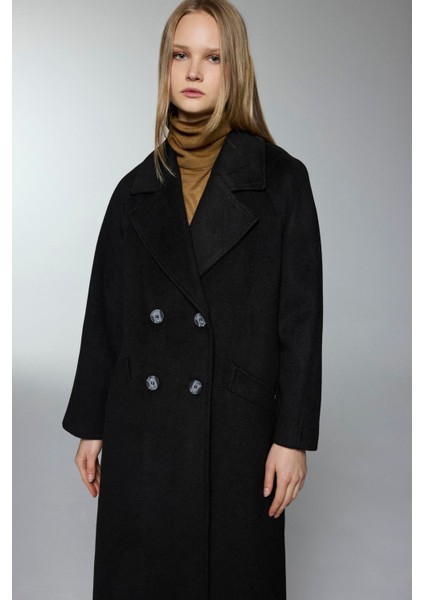 Kruvaze Yaka Cep Detaylı Kaşe Kaban