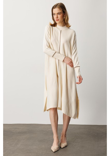 Önü Simli Şerit Detaylı Triko Elbise-Krem fiyatları