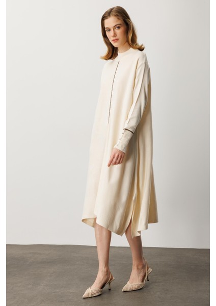 Önü Simli Şerit Detaylı Triko Elbise-Krem modelleri
