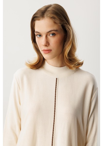 Önü Simli Şerit Detaylı Triko Elbise-Krem