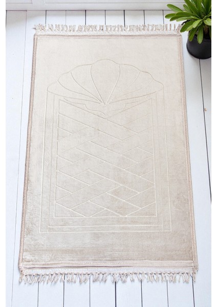 Yumuşak Kadife Dokulu Peluş Seccade Krem