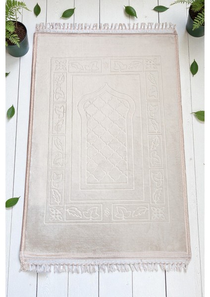 Yumuşak Kadife Dokulu Peluş Seccade Krem fiyatları