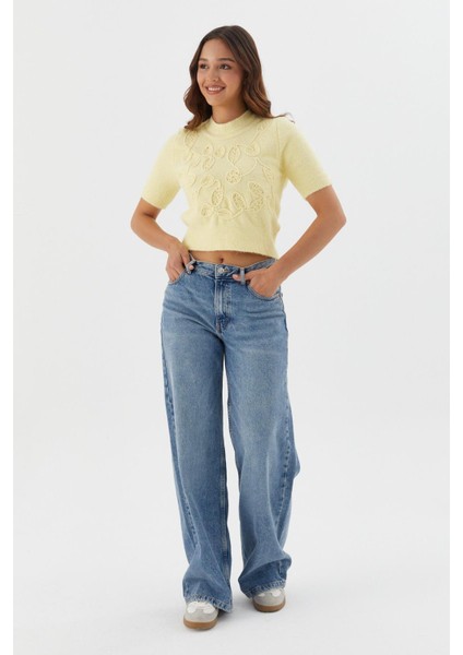 Kabartma Desenli Kısa Kol Bluz Sarı fırsatları