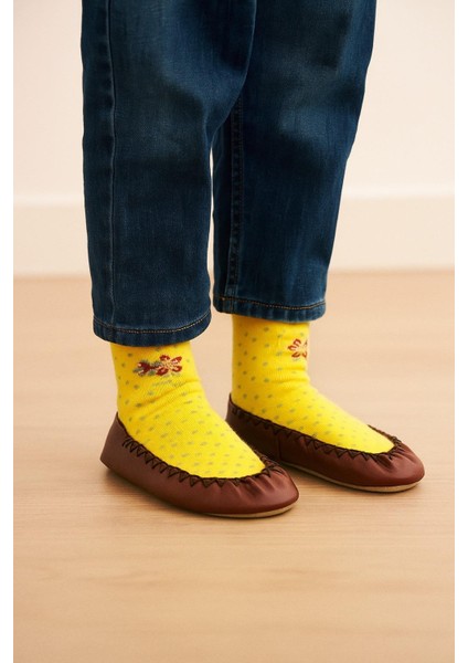 Kız Çocuk Çiçek Desenli Makosen Soket Çorap Patik Panduf – Kaydırmaz Ev & Anaokulu Ayakkabısı Kahverengi