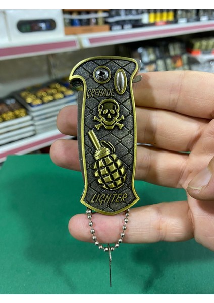 El Bombası Figürlü Metal Bıçaklı Çakmak