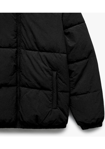 Uzun Kollu Cep Detaylı Fermuarlı Kapşonlu Kışlık Şişme Mont