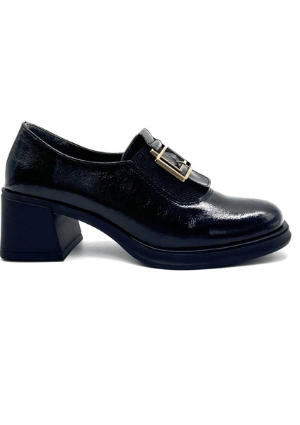 Toka Detaylı Kauçuk Kaymaz Taban Günlük Kadın Ayakkabı Siyah fiyatları