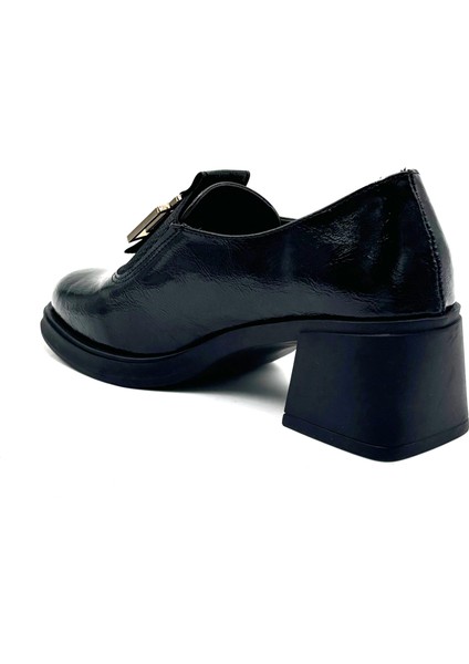 Toka Detaylı Kauçuk Kaymaz Taban Günlük Kadın Ayakkabı Siyah fırsatları