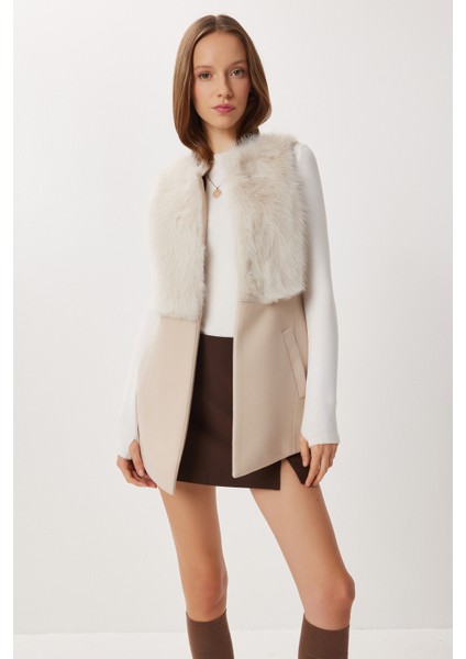 Suni Kürk Detaylı Kaşe Yelek LWF0050 Krem