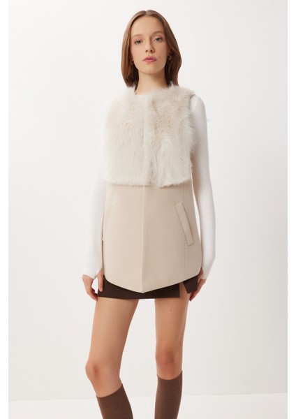 Suni Kürk Detaylı Kaşe Yelek LWF0050 Krem modelleri