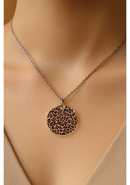 Şeffaf Sert Akrilik Kolye Ucu ve Üzeri Zincirli Desenli Kolye Leopar Modası