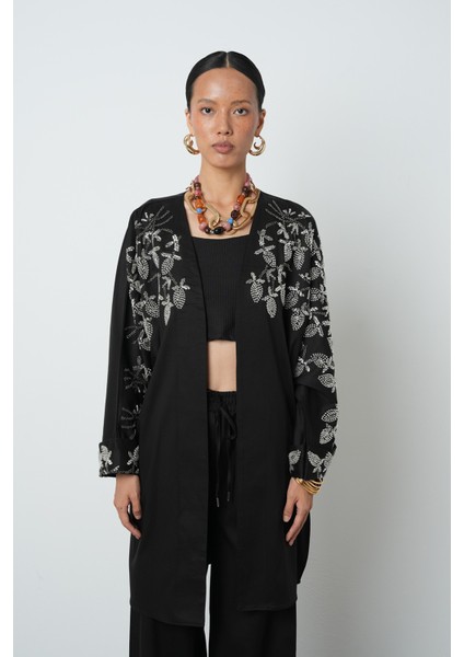 Kadın Yakası ve Kolları Boncuk Işlemeli Oversize Uzun Kimono