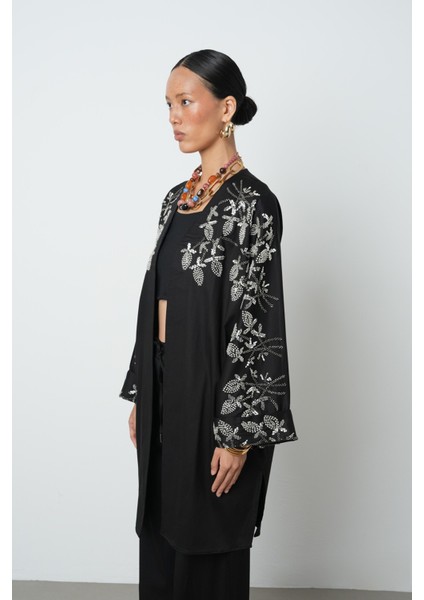 Kadın Yakası ve Kolları Boncuk Işlemeli Oversize Uzun Kimono fiyatları
