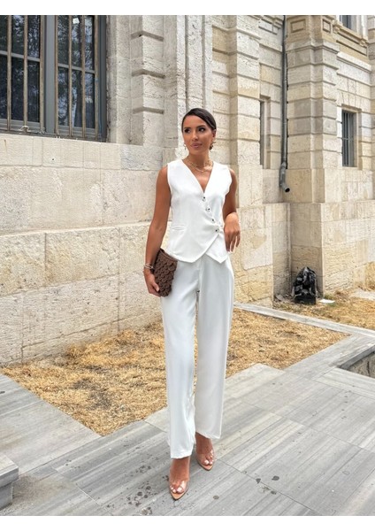 Kadın Sıfır Kollu Çapraz V Yakalı Önden Düğmeli Atlas Yelek ve Pantolon Ikili Takım