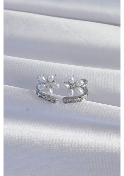 Pirinç Gümüş Renk Zirkon Taşlı Kıvrımlı Inci Çiçek Küpe fiyatları