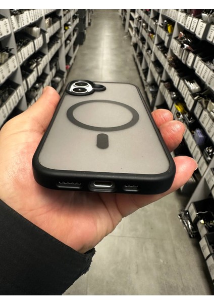 iPhone 17 Kılıf Kamera Çıkıntılı Magsafe Şarj Destekli Yumuşak Kenarlı Mat Kapak modelleri