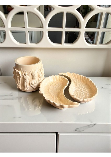 Siyah Melek Figürlü 3’lü Dekoratif Takım – Kanat Tabaklı Vazo Seti, Modern ve Zarif Masa Üstü Aksesuar, Kalemlik Veya Fırçalık Kullanımı fırsatları