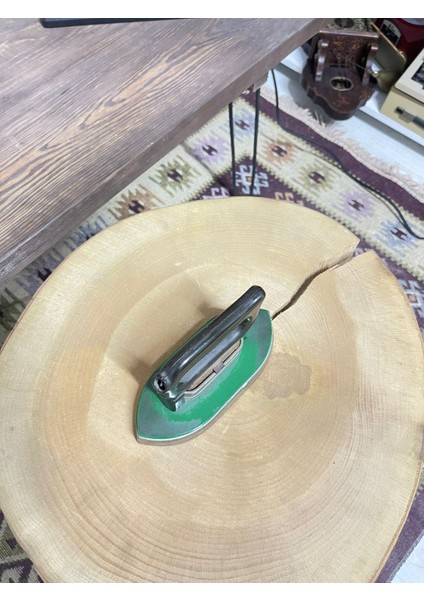 Antika Kömürlü Ütü indirimleri