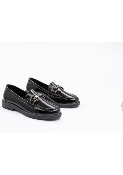 2122 Kadın Siyah Rugan Tokalı Loafer Ayakkabı