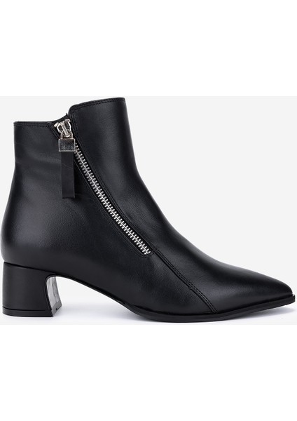 Kadın Hakiki Deri Siyah Topuklu Bot 51 8044 Bn Bot SK25-26 Sıyah Nappa