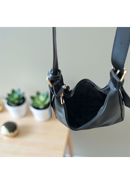 Askısı Toka Detaylı Minik Cüzdanlı Kadın Omuz Çanta fiyatları