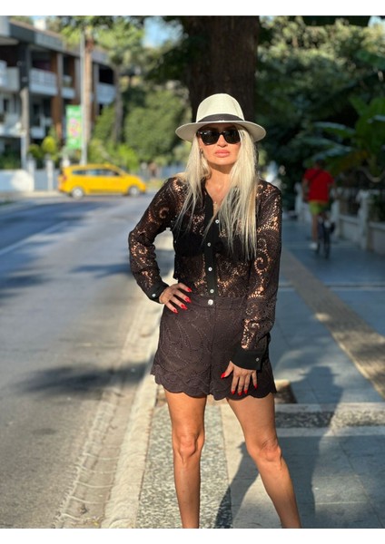 Kadın Beyaz Dantel Işlemeli Uzun Kollu Transparan Gömlek modelleri