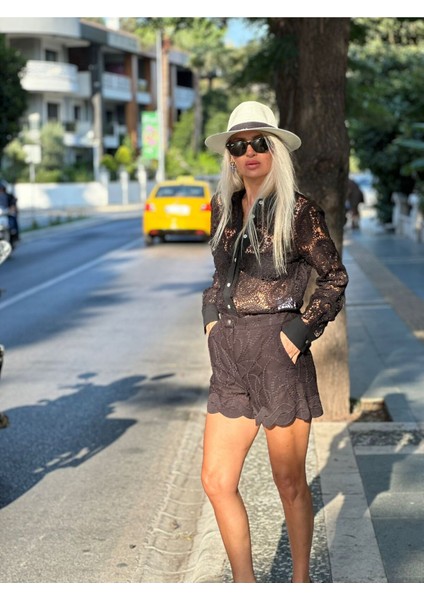 Kadın Beyaz Dantel Işlemeli Uzun Kollu Transparan Gömlek indirimleri