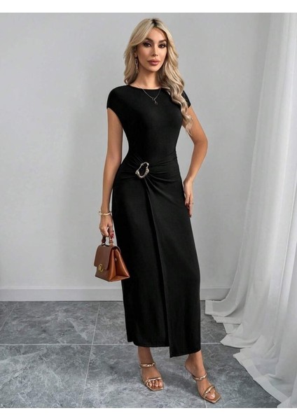 Kadın Yarım Ay Kollu Yuvarlak Yaka Önünde Toka Detaylı Modal Maxi Elbise modelleri