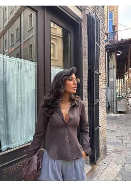 Kadın Acı Kahve Basic Vücuda Oturan Dar Kesim Uzun Kollu Gömlek