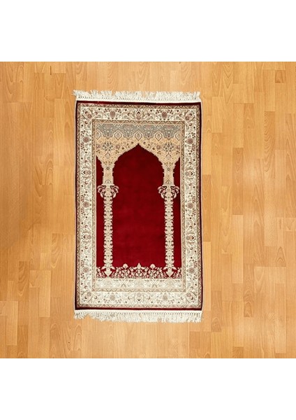 Mihrâb-I Âlâ Nakışlı Motifli Ipek Seccade