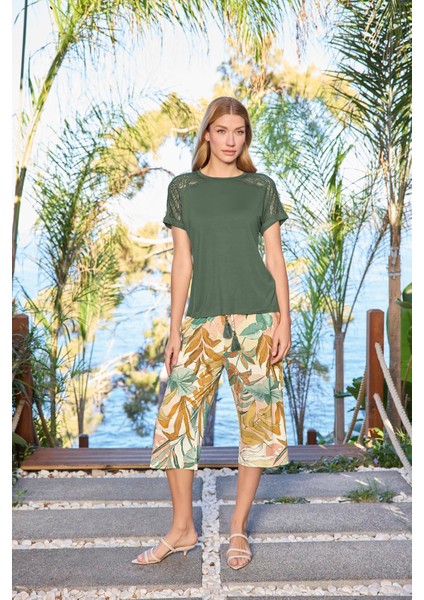 Kadın Yaprak Desenli Dantelli Kısa Kollu Büyük Beden Kapri Takımı 25093BAT. fiyatları