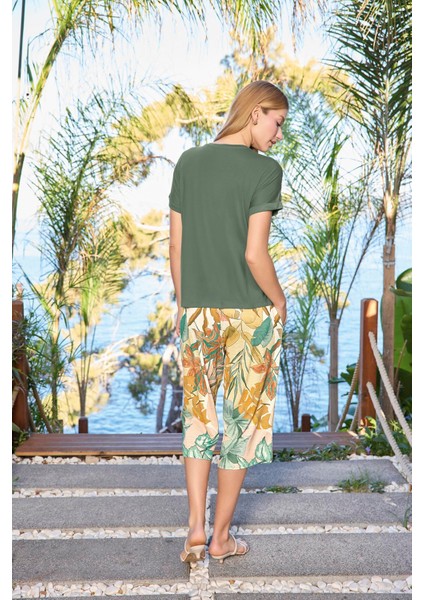 Kadın Yaprak Desenli Dantelli Kısa Kollu Büyük Beden Kapri Takımı 25093BAT.