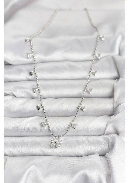 Pirinç Gümüş Renk Zirkon Taşlı Çiçek Model Kadın Kolye fiyatları