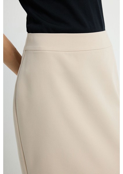 Arkadan Fermuarlı Kalem Etek Bej 12709135117 fiyatları