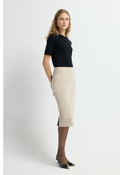 Arkadan Fermuarlı Kalem Etek Bej 12709135117 fırsatları